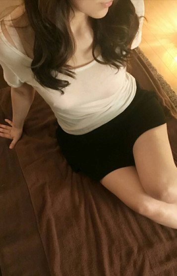 小林 千鶴 34歳