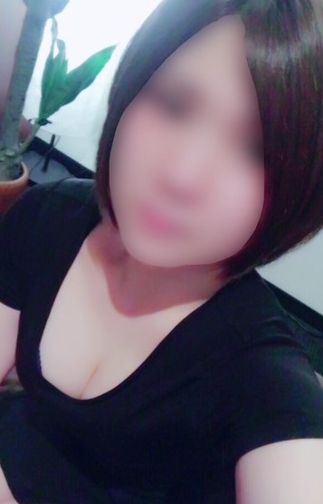 葉月 まゆ