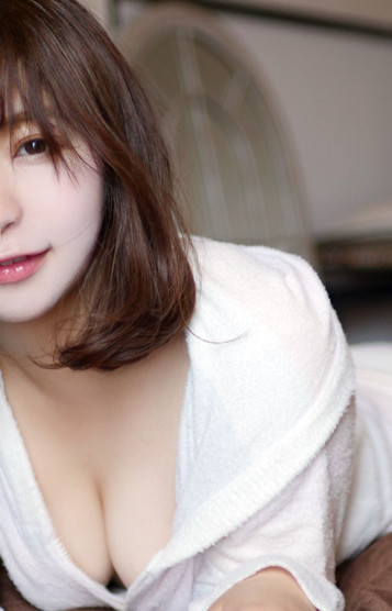 開脚まゆ