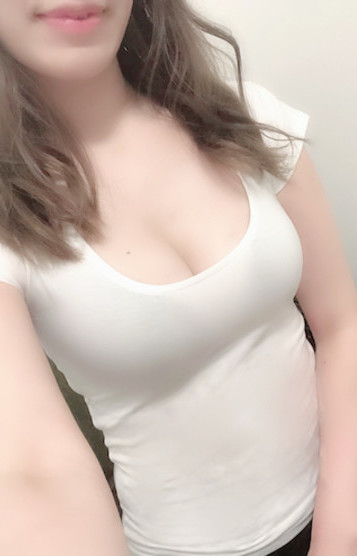 高島えれな
