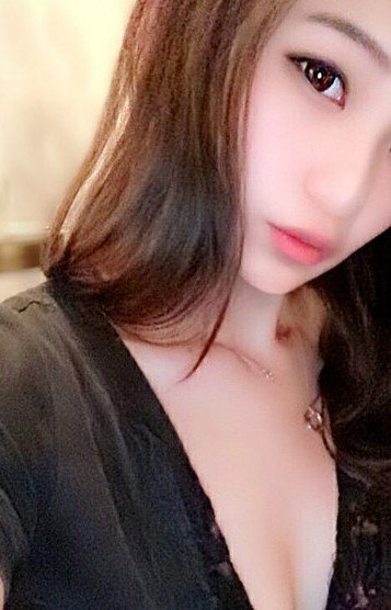 愛羽くみ