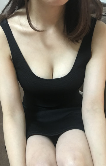 白石つきひ