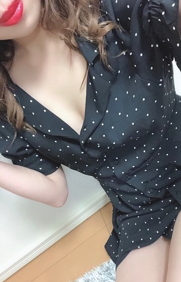 山内 ひな