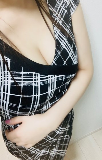 愛沢 かなで