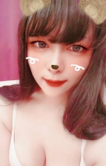 シシド・ナツカ